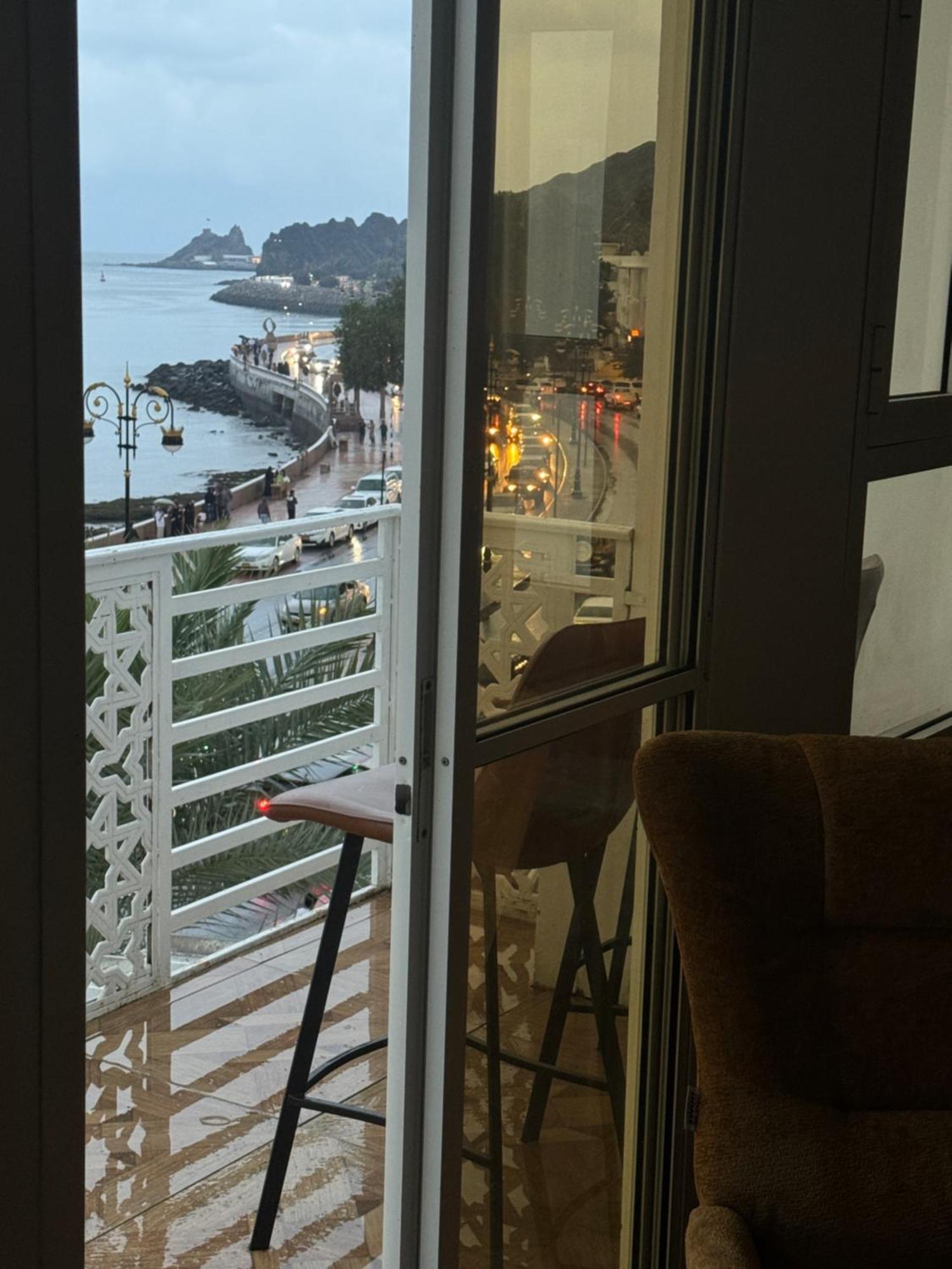 Appartamento Muttrah Souq And Sea View Mascate Esterno foto