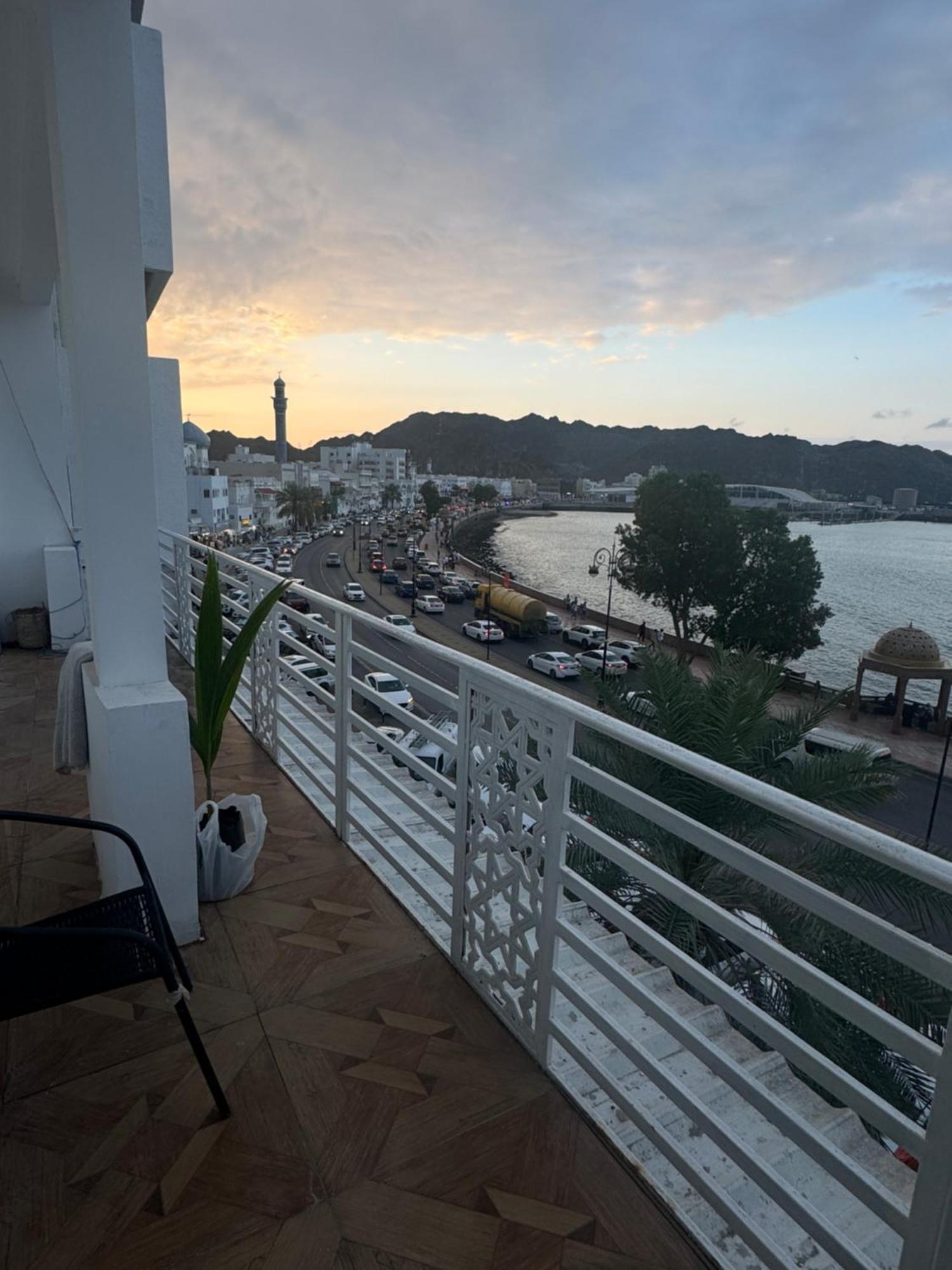 Appartamento Muttrah Souq And Sea View Mascate Esterno foto